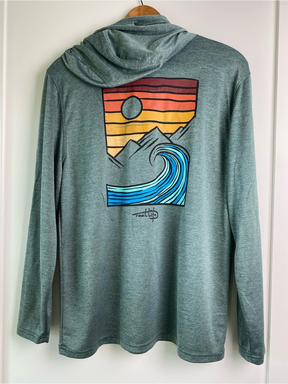Men’s Reel Life Heather Green Hoodie with Sunset & Wave Graphic M